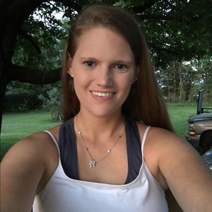 Meet your Posher, Liz